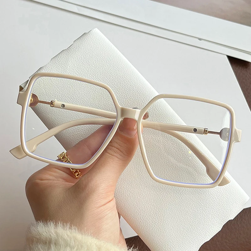 

Anti-blue Light Eyeglasses For Women Vintage Oversized Square Beige Computer Glasses Frame Female Elegant Myopia Big Shades