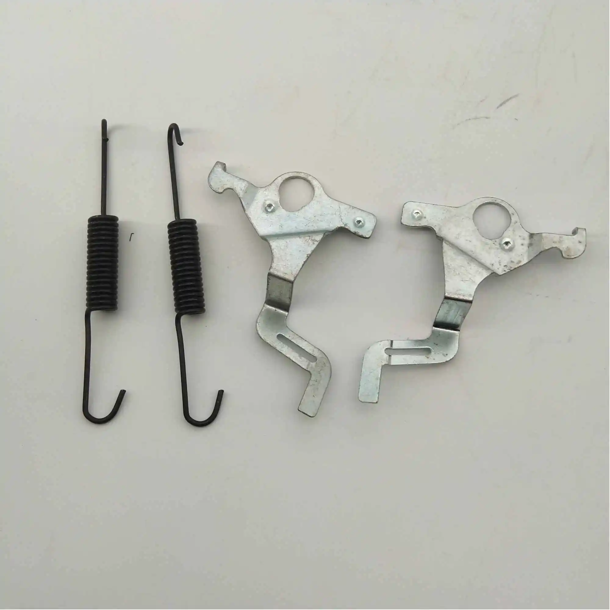 UH71-26-630 R UH71-26-640 L 44201-EB360 44200-EB70A Набор для ремонта тормозов FORD RANGER Для MAZDA BT-50 |
