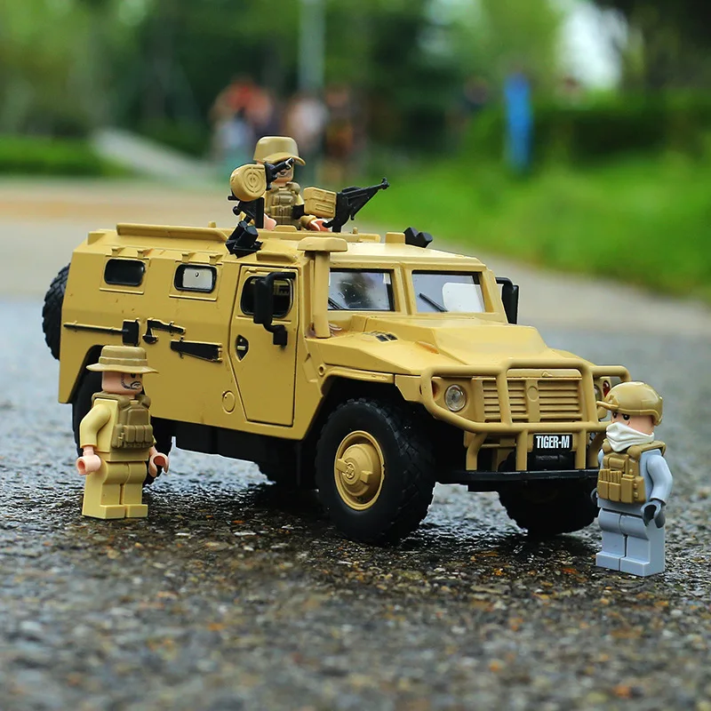 Литая 1:32 модель автомобиля из сплава электронная имитация военной техники