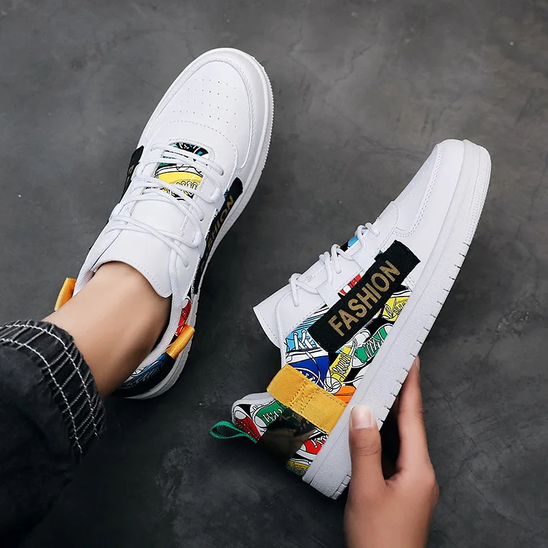 

HMXO Low Cut Breathable Couple Sneakers Youth Casual Sports Shoes Graffiti Flat Skateboard Shoes