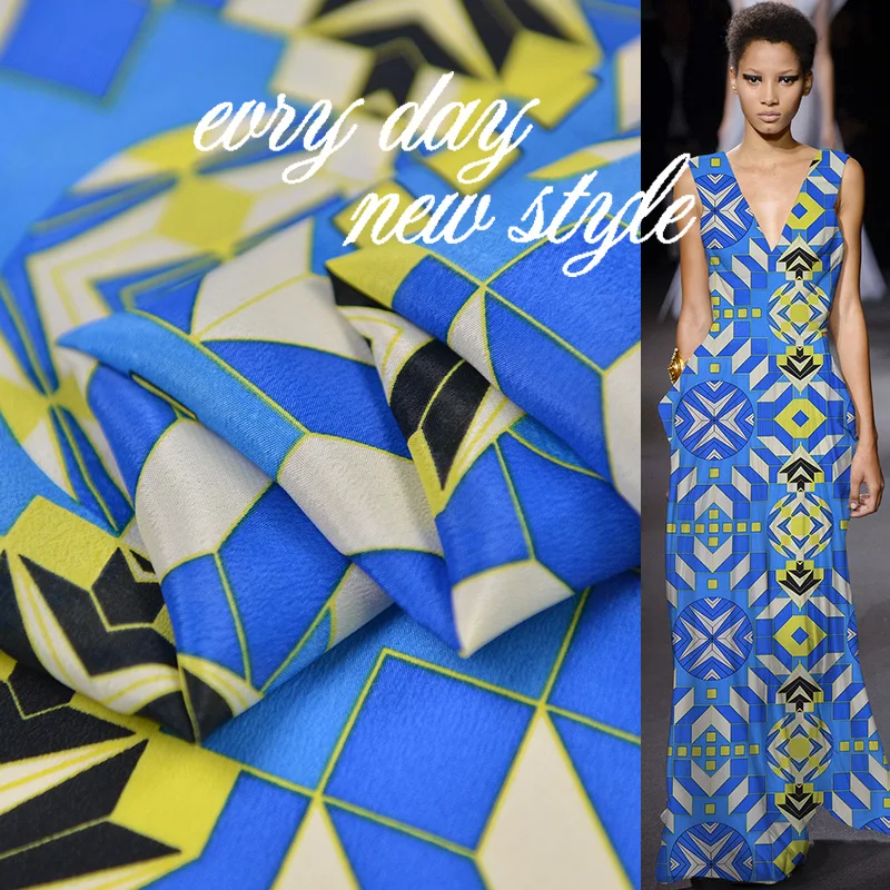 С геометрическим рисунком большой размер принтованный Шелковый хлопок двойной