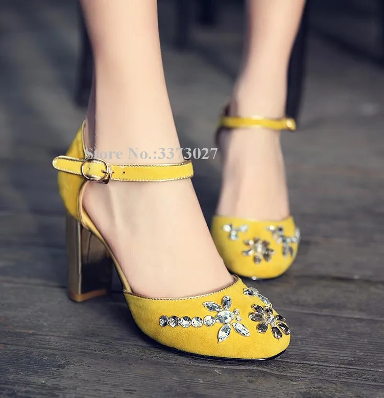 Новинка Бархатные женские босоножки на каблуках Цвет желтый синий Модный