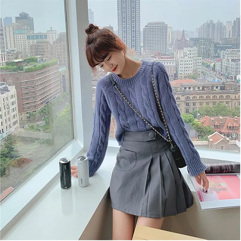 Короткий женский свитер на бретельках свободного кроя осенне-зимний с длинным