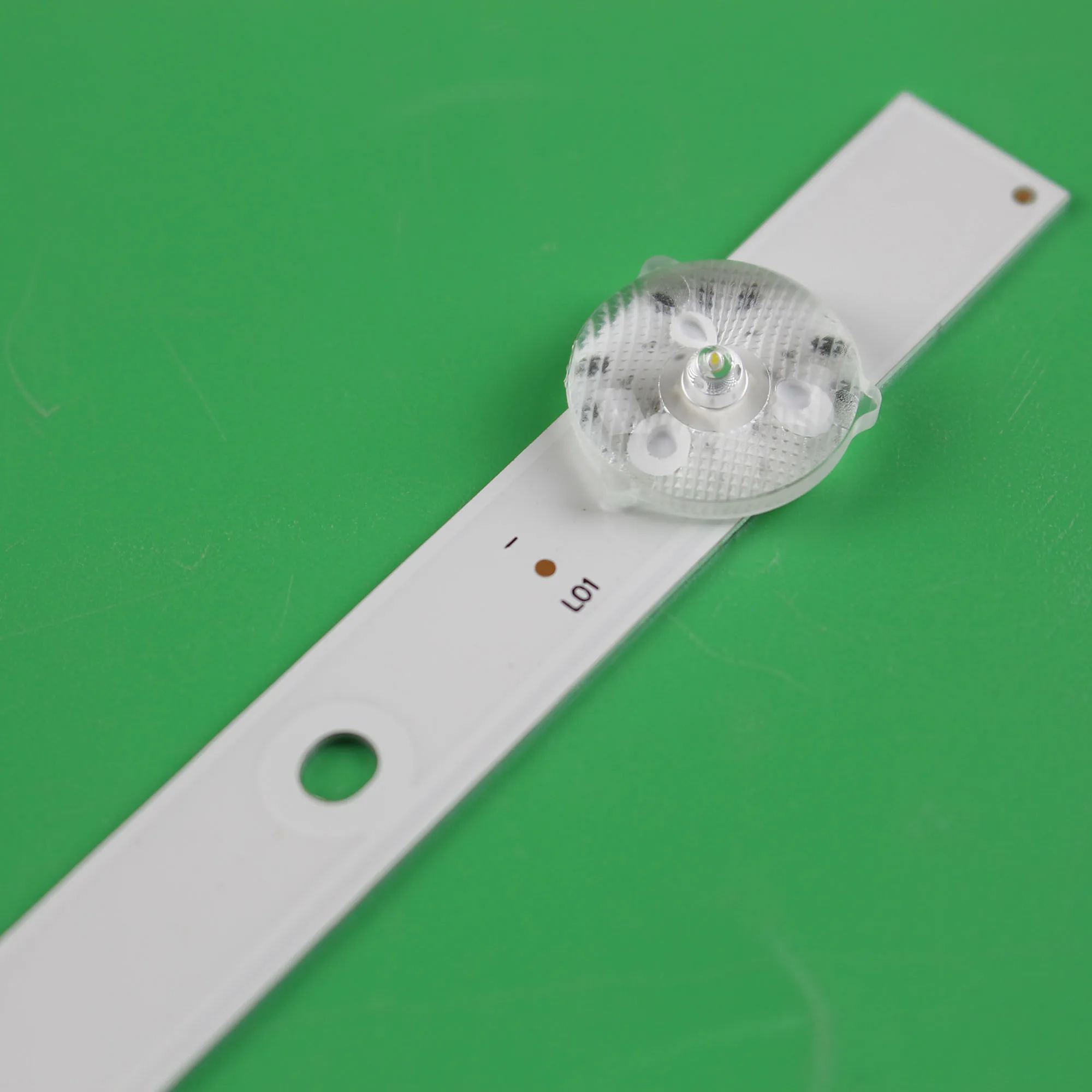 LED backlight strip 6 lamp for JL.D32061330-004AS-M 057GS 4C-LB320T-JF3 JF4 LVW320CSDX E13 V57 W32H W32S H32B3 | Электроника