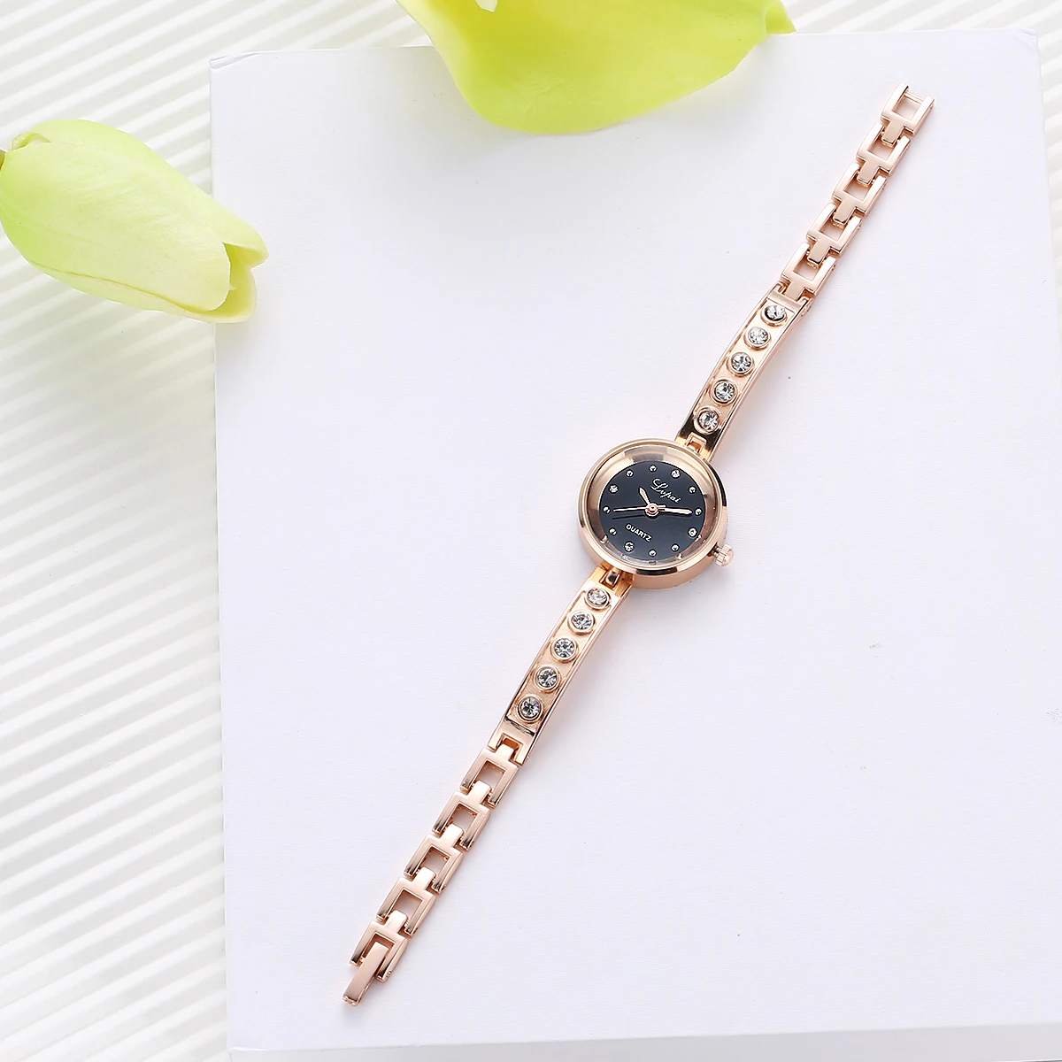 Элегантные женские часы из сплава Модные кварцевые наручные модные браслет Relogios