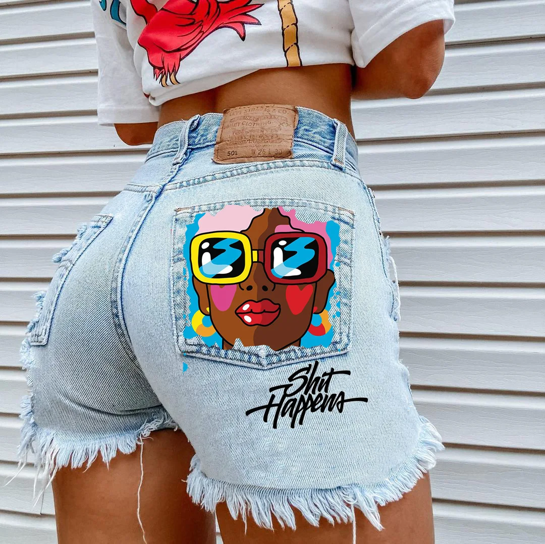 

Ripped Jeans for Girl, Beautiful Girl Wearing Glasses, Personality Graffiti Printing, Raw Edge, Hot Pants, Wholesale