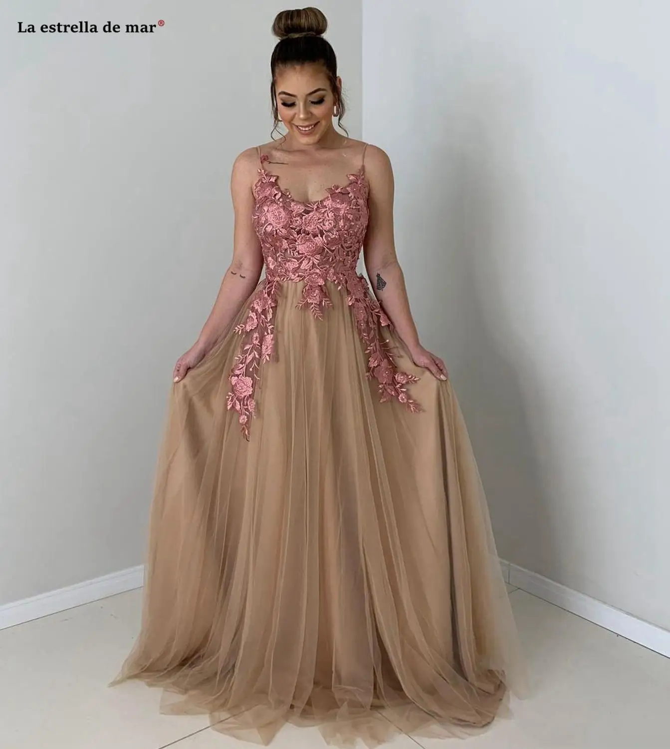 

vestido de formatura longo new tulle appliqu thin shoulder strap A Line Arabia gold blue prom dresses sexy abschlussballkleid