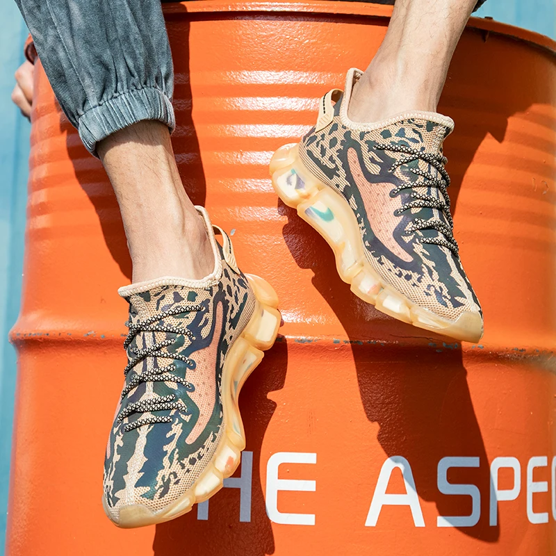 

Summer Trend Style Men's Casual Shoes 2020 New Fashion Breathable Mesh Light Personality Sneakers Flying Weaving