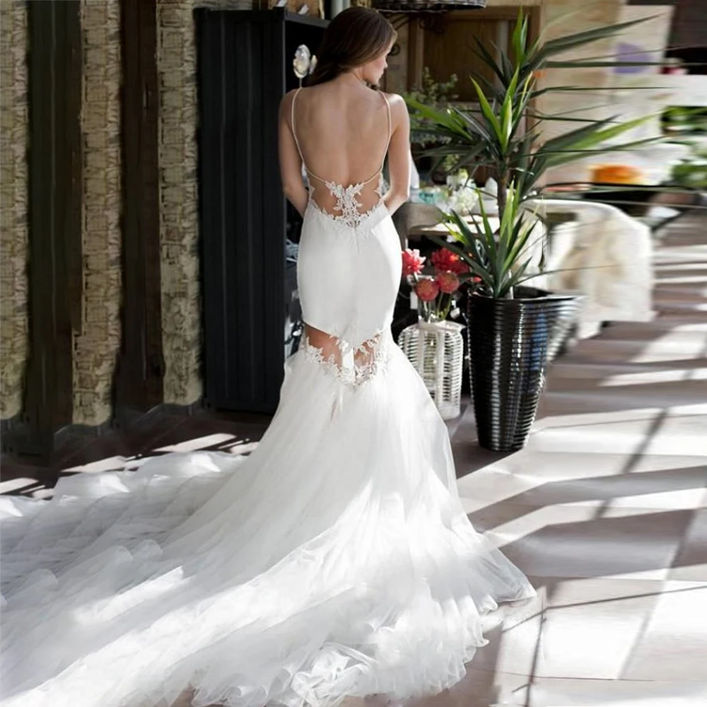 

Платье Свадебное простое с глубоким V-образным вырезом и открытой спиной