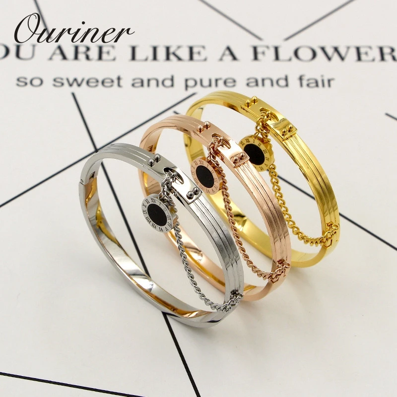 

Fine Jewelry Black Round Tag Chain Bangles Roman Numerals Bracelet For Women Classic Brand Jewelry Stainless Steel Bracelets 104