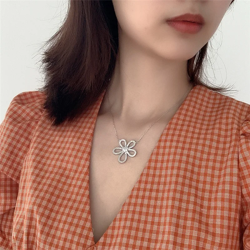 

POFUNUO Real 925 Sterling Silver Women Exquisite Flower Pendant AAA Zircon Necklaces Girls Fashion Chic Niche Chokers Neckalces