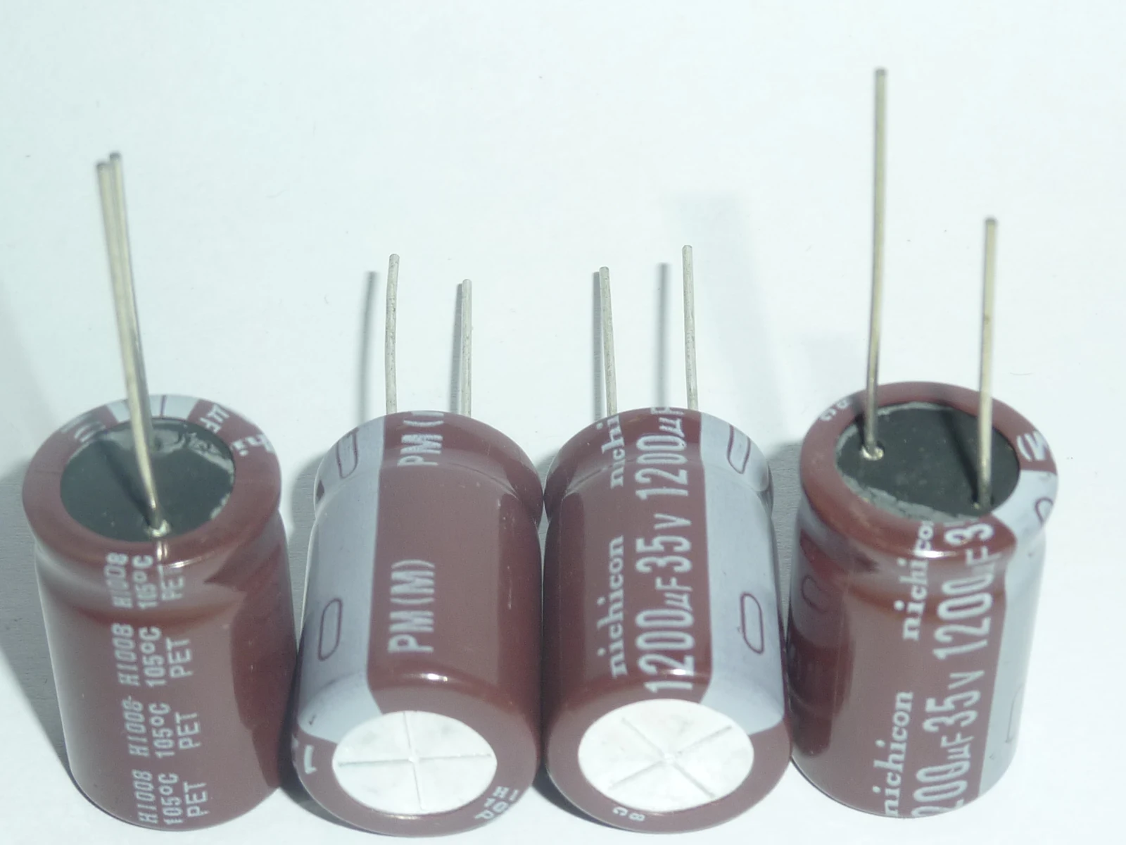 5 шт./50 шт. 1200 МКФ 35 в NICHICON PM Серия 16x25 мм 35V1200uF низкое сопротивление алюминиевый