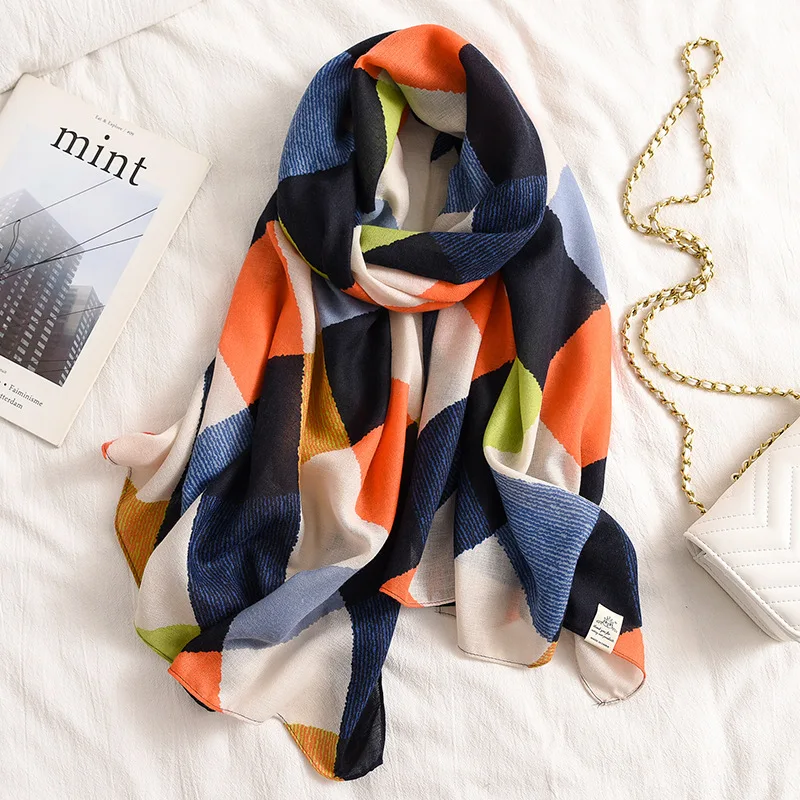 

2020 New design brand women scarf fashion print cotton spring winter warm scarves hijabs lady pashmina foulard bandana plaid