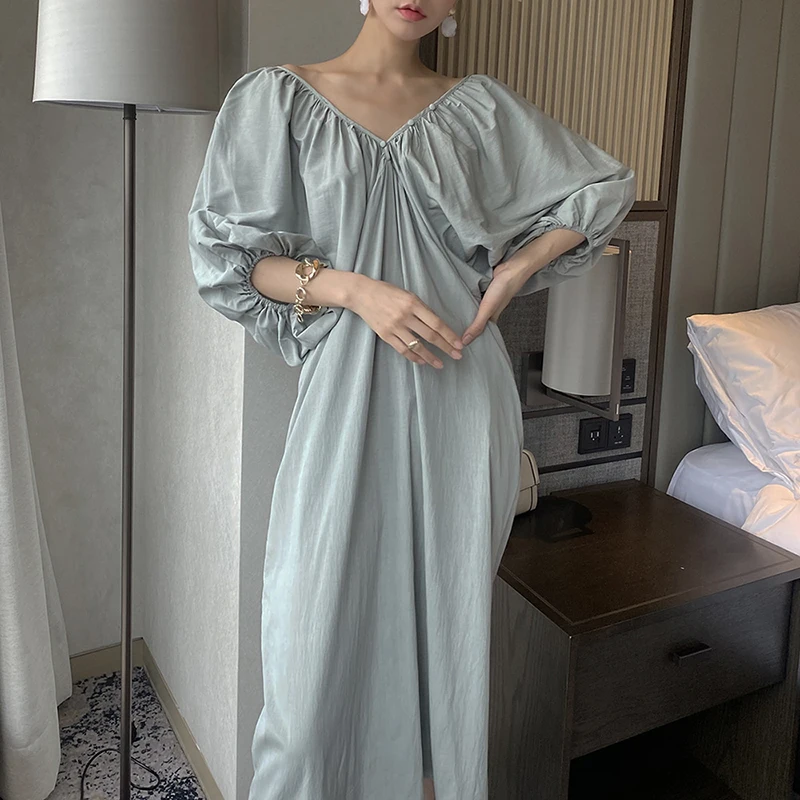 Повседневное платье с V образным вырезом и рукавом летучая мышь летнее