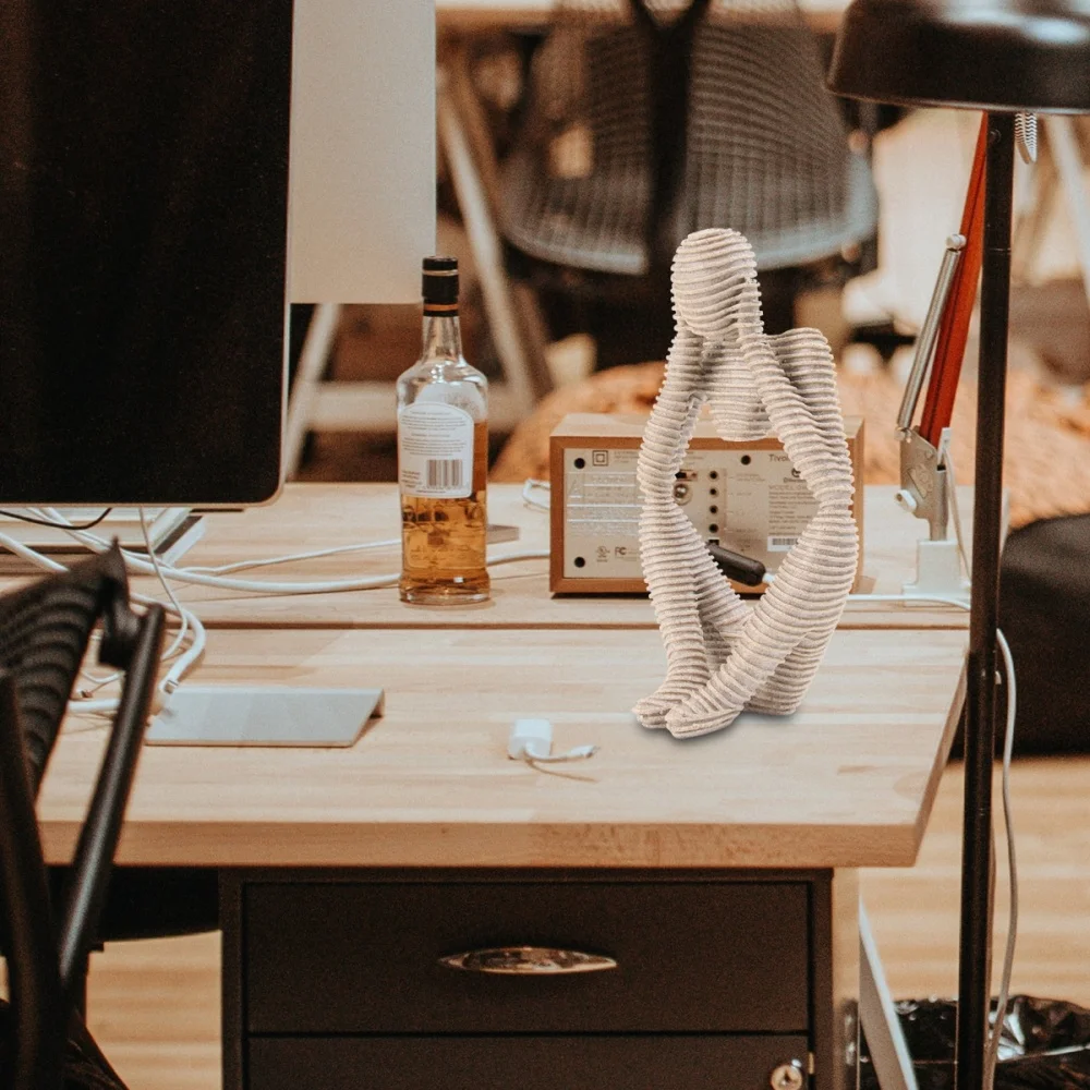 

1PC Resin Crafts Sandstone Abstract Figure Decoration Decoration Chic Wedding Gifts for Home Store Decor Style 1