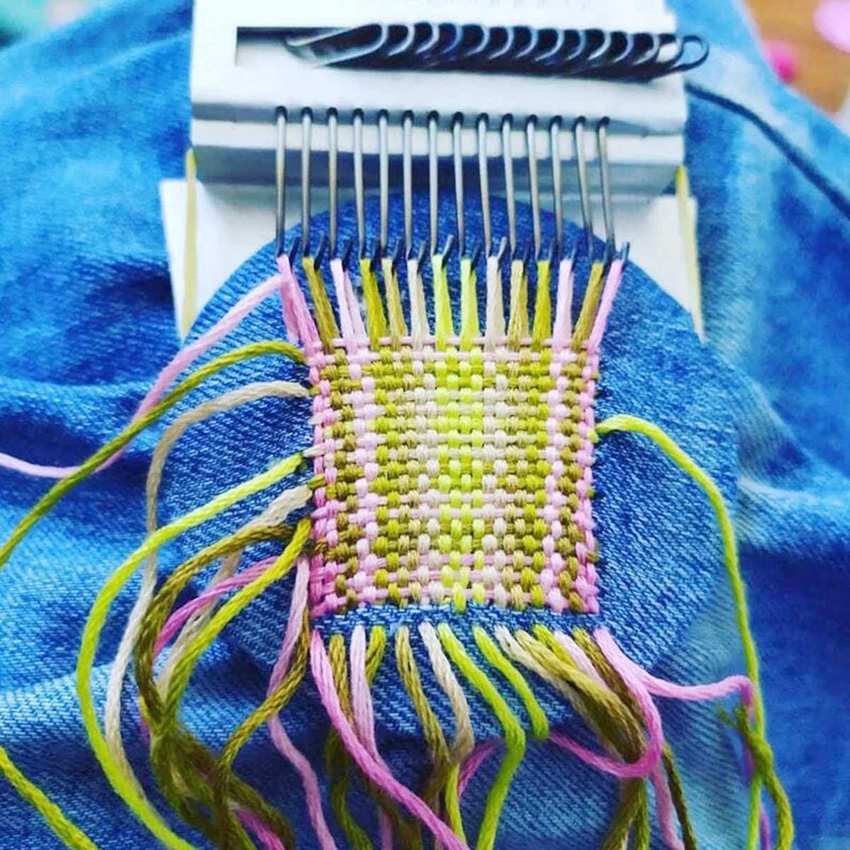 

DIY Art Weaving Tool Weaving Loom Kit Darning Loom Speedweve 14 Hooks Small Knitting Machine for Beginners Clothes Socks Weaving