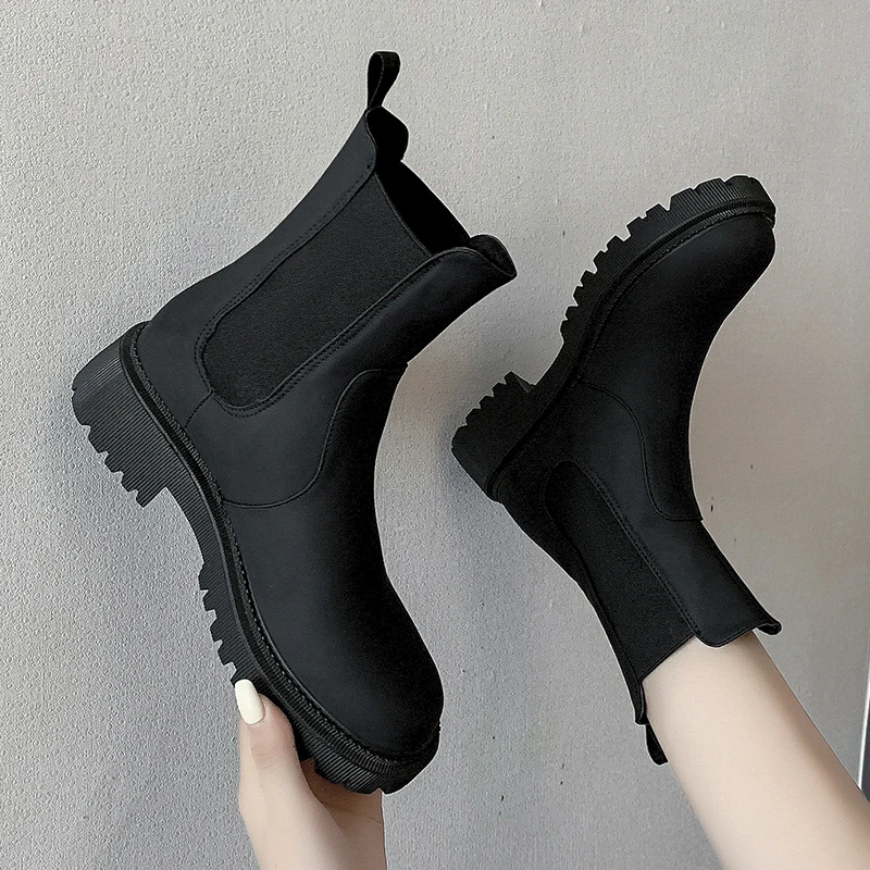 

Женские ботинки челси из ПУ кожи, Черные ботильоны с круглым носком, модные плюшевые ботинки на толстой подошве, большой размер 40, для зимы, ...