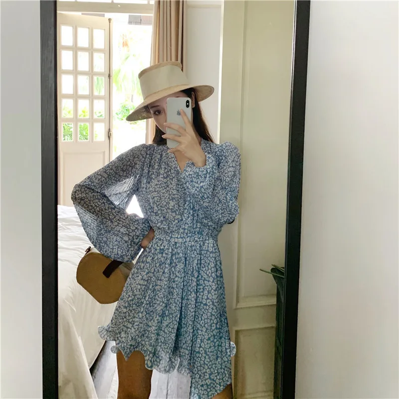 

Cutubly long sleeve Dress French style V-neck Dress For Women Chiffon waist closing thin beach tourism Dress