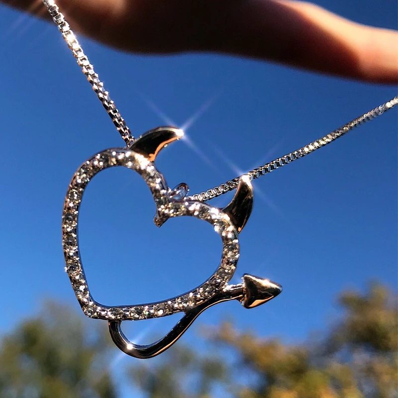 

Ожерелье с подвеской в виде сердца стразы с красивым кристаллом для женщин, ожерелье с серебряной цепочкой, семейное искусственное ожерель...