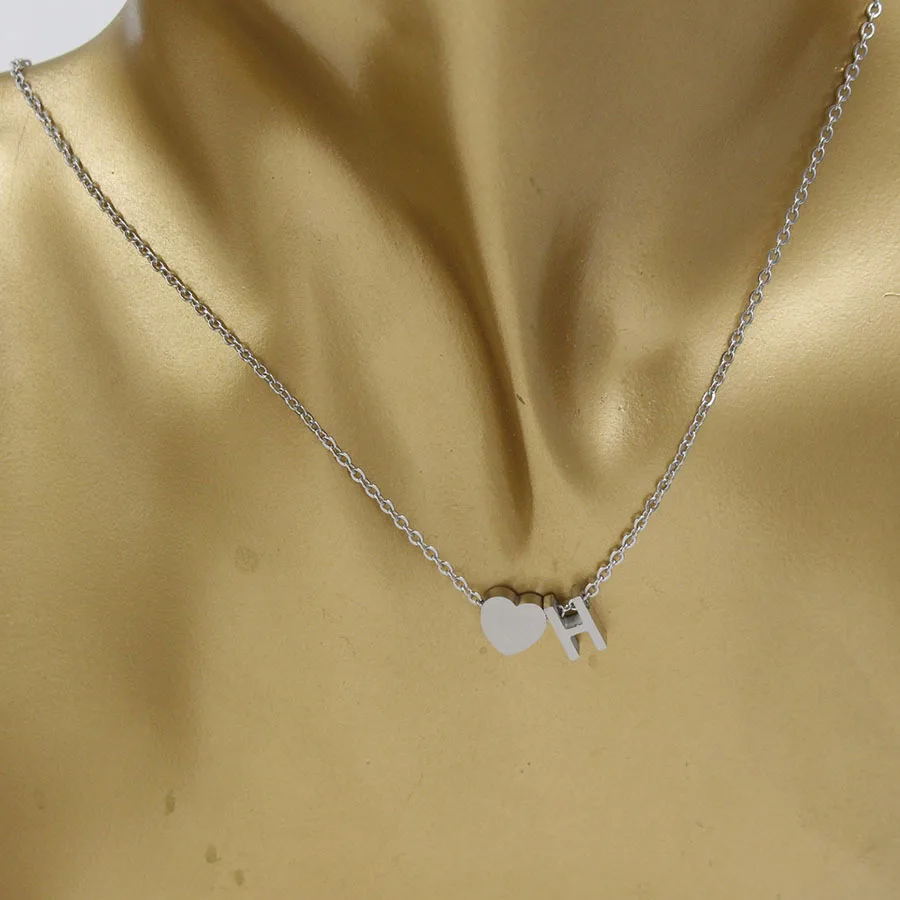 

2021 new ladies gold and silver stainless steel letter necklace ladies chain necklace heart letter necklace