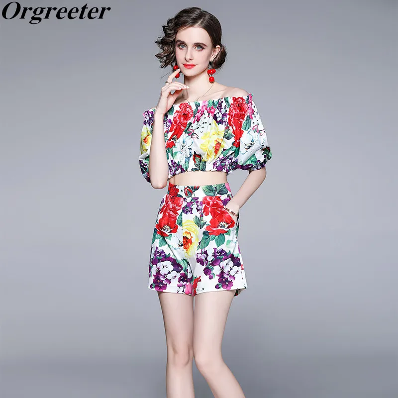 

Женский летний костюм с цветочным принтом, короткий топ с открытыми плечами и рукавами-фонариками и шорты с высокой талией, комплект из 2 пре...