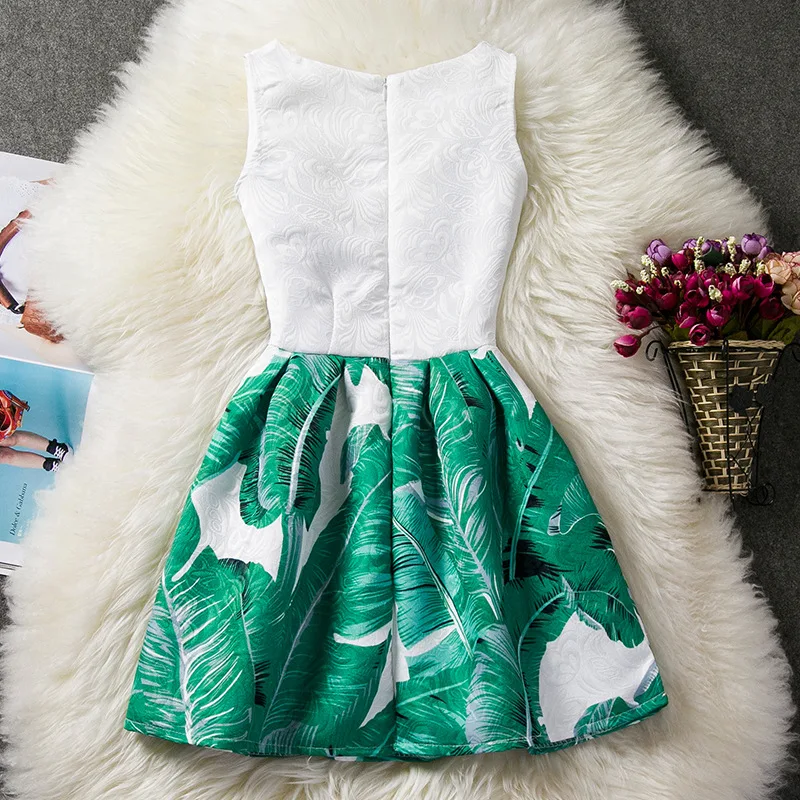 Детское платье без рукавов с круглым вырезом и принтом в виде банановых листьев |