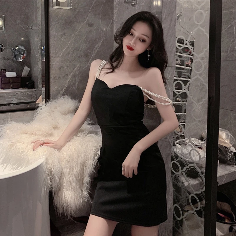 

Summer Sexy Sneaky Design Tight Waist Small Black Elegant Date Dress Slim Fit Pearl Suspender Dress for Women
