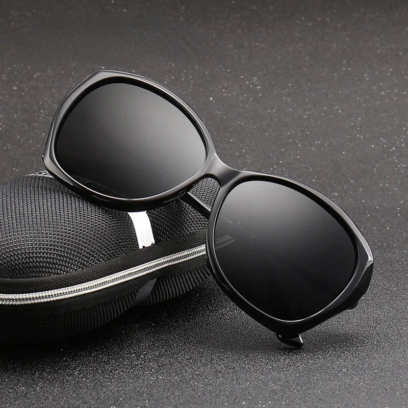 

Женские солнцезащитные очки в овальной оправе, с поляризацией