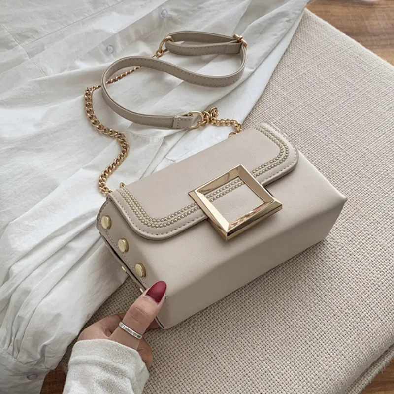 Женские однотонные сумки через плечо из искусственной кожи с заклепками для