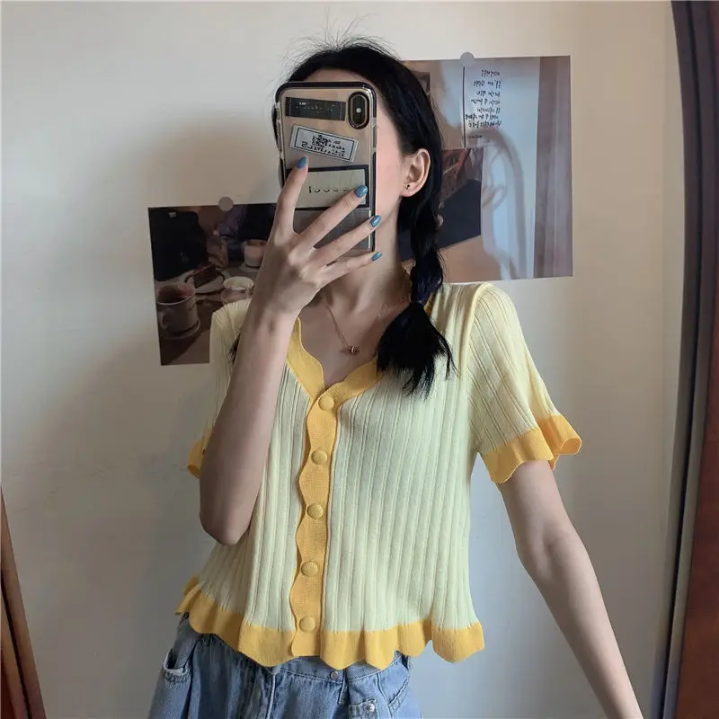 

Summer 2020 new Korean fashion color contrast V-neck short cardigan top net red short sleeve T-shirt for women