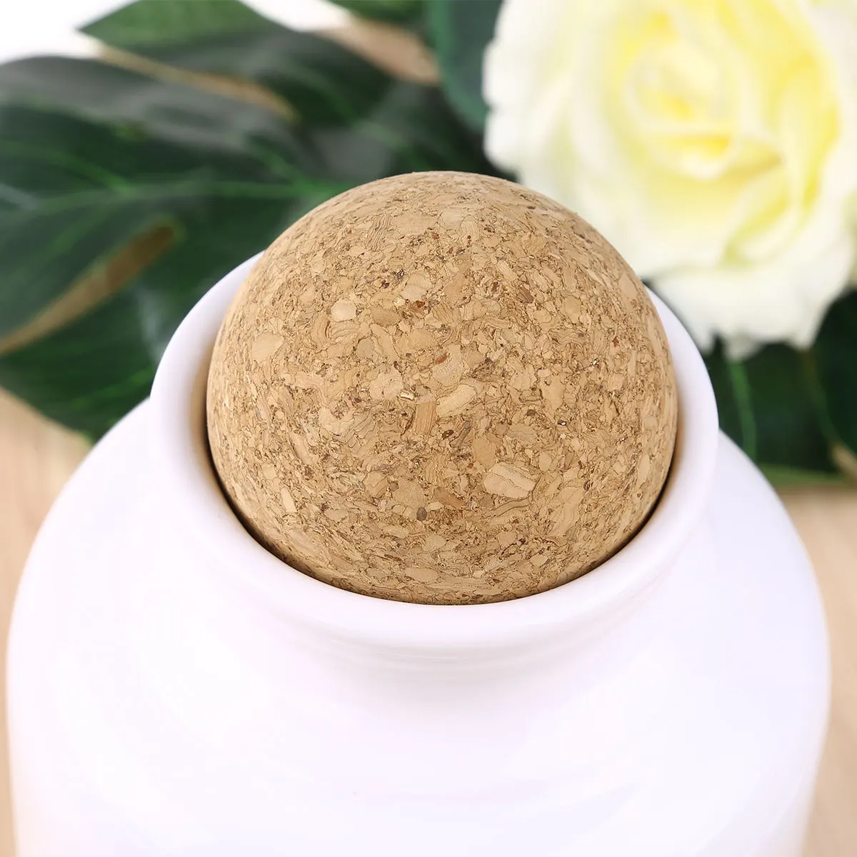 

2 Pieces Wine Cork Balls 61mm Premium Natural Round Wooden Wine Cork Ball Stopper Wine Decanter Carafe Bottle Replacement Parts