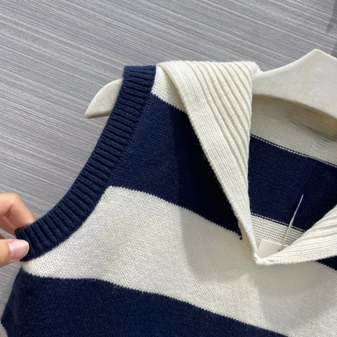 

Luxury Cashmere Wool Blended Sleeveless Sweater Tops for Women High-end Brand Stripe Slim Good Quality Navy Collar Sweater Vest
