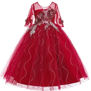 Платье принцессы с аппликацией, коротким рукавом и V-образным вырезом