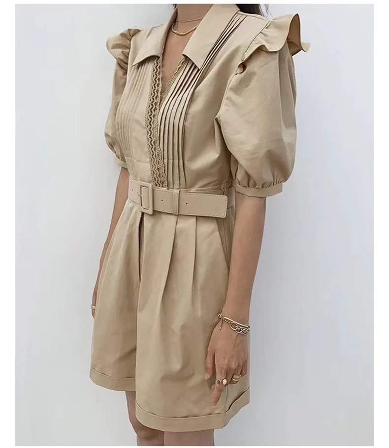 

Korejpaa Women Jumpsuits 2021 Summer Korean Chic Ladies French Retro Lapel Lace Stitching Pleated Lace-Up Puff Sleeve Jumpsuit