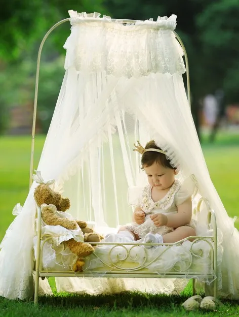 

Princess Bed Baby Photography Props Baby Bed Shooting Studio Interior And Exterior Small Iron Photo Accessories baby Photo Props