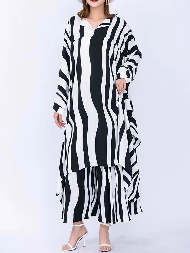 Женский костюм из двух предметов свободный разных цветов с принтом и брюки