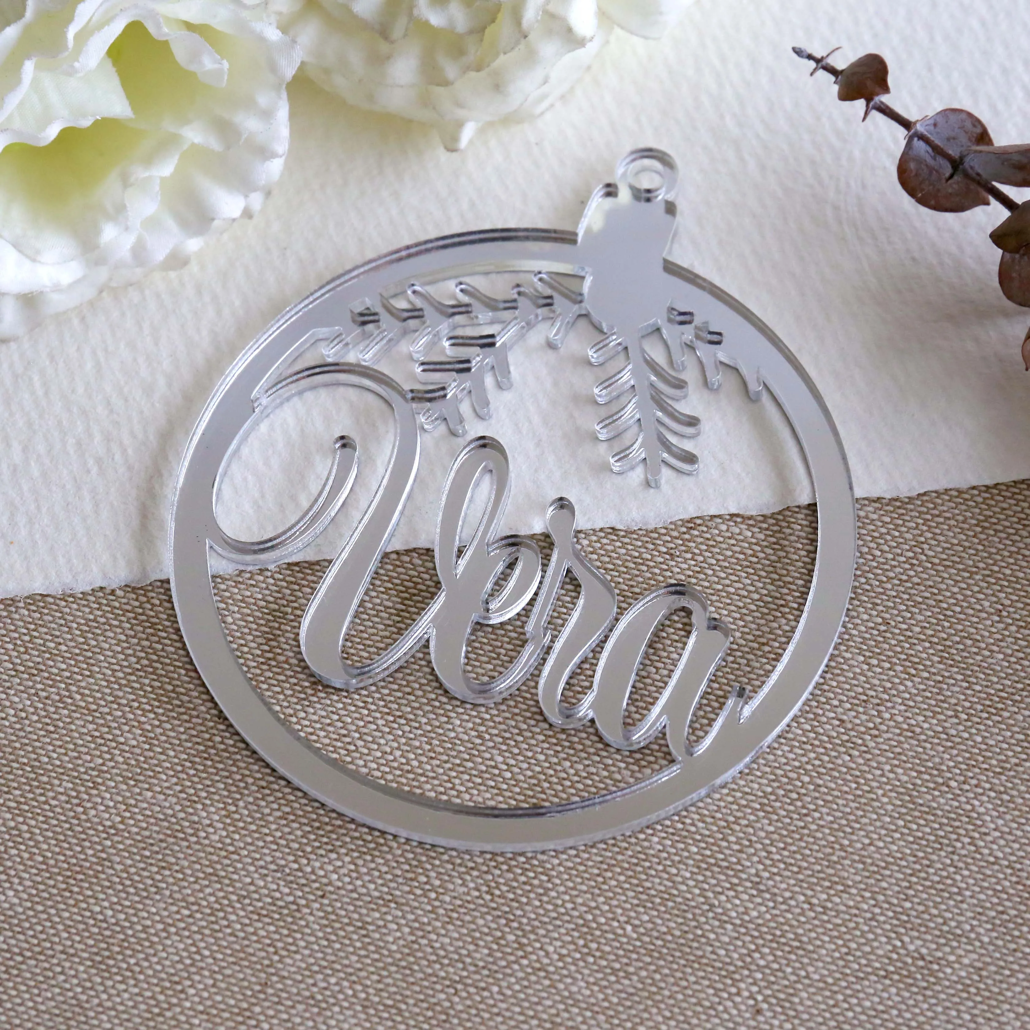 Персонализированные рождественские ярлыки с именами Рождественская елка