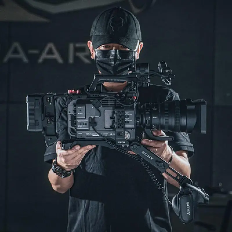 Фонарь для Фотоаппарата SONY в наличии Tilta ES-T18 с V-образным креплением и пластиной