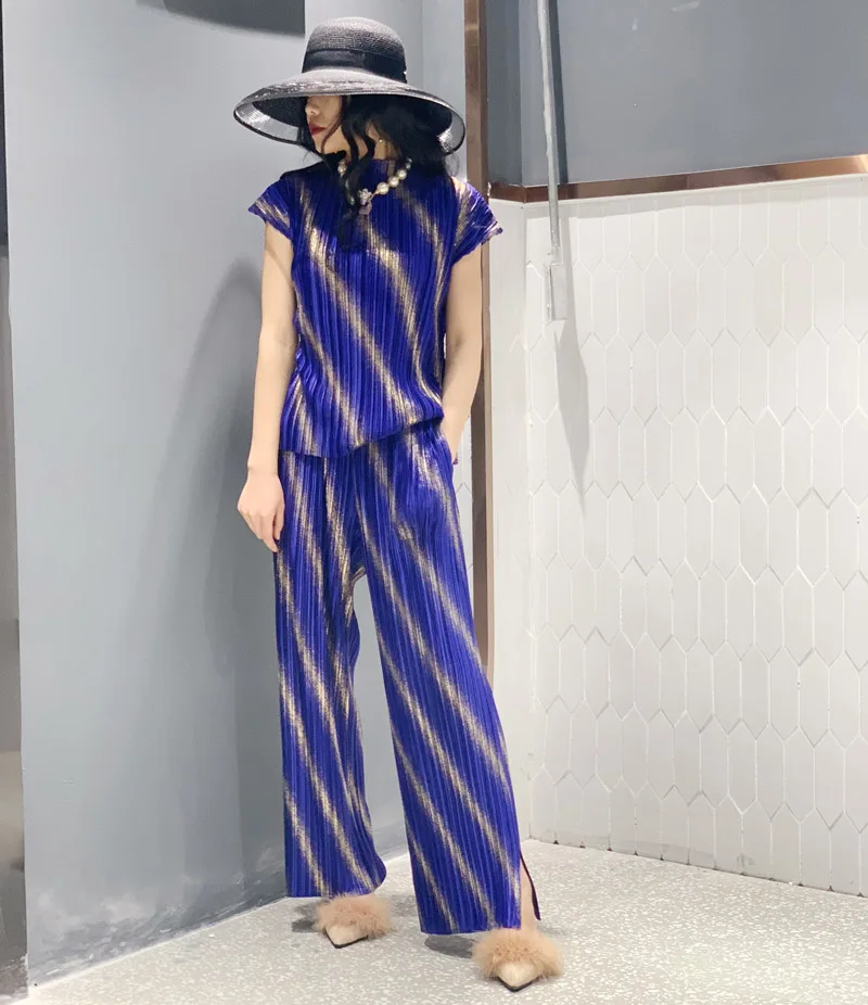 

Лето 2021, плиссированный костюм миаке в полоску, яркий Шелковый Топ, прямые брюки с широкими штанинами, элегантная свободная одежда из двух ч...