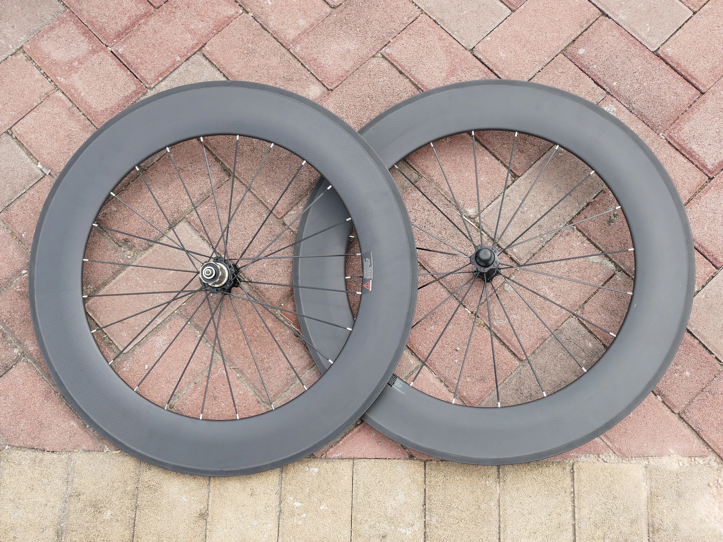 1 пара: матовая глянцевая трубчатая колесная пара из углеродного волокна 3K UD для