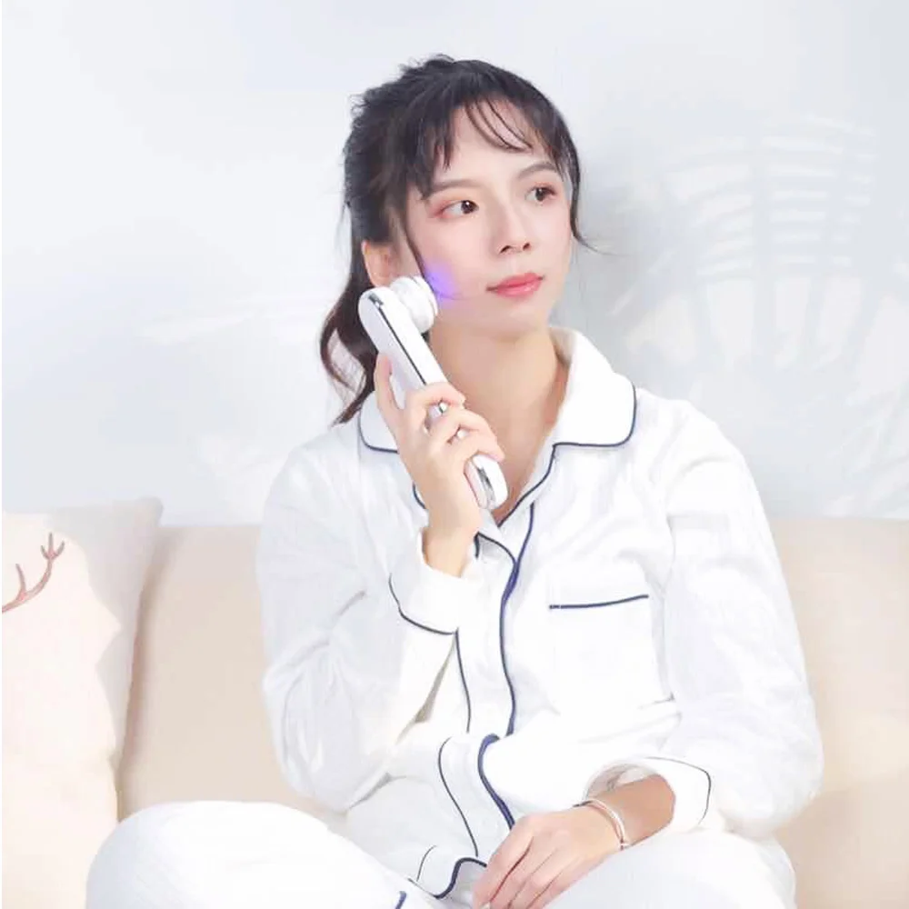 

RF Radio Frequency Instrument Facial Massage Ion Hot Cold Color Light Introduction Instrument Ems Micro Current Beauty Equipment