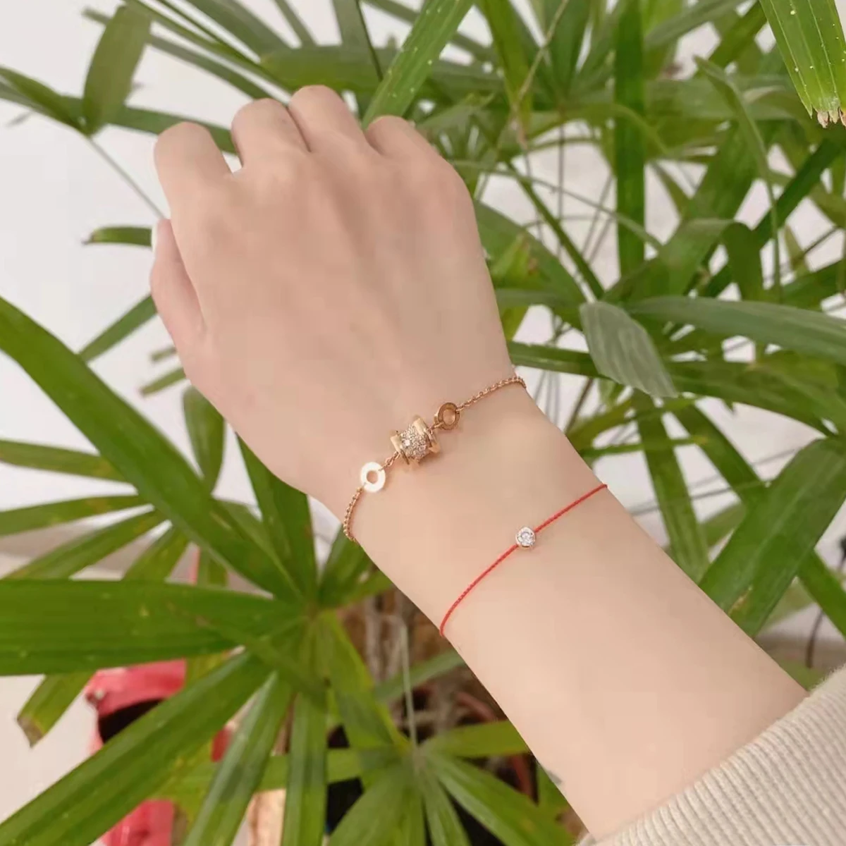 

Classic original famous brand round full diamond bracelet exquisite sweet simple couple high quality holiday anniversary gift