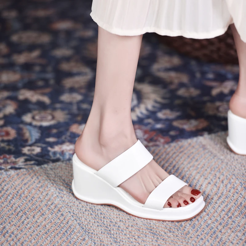 

Female Shoes Med On A Wedge Ladies' Slippers Platform Luxury Slides Women Heels 2021 Designer High Rubber Fashion PU Med Female