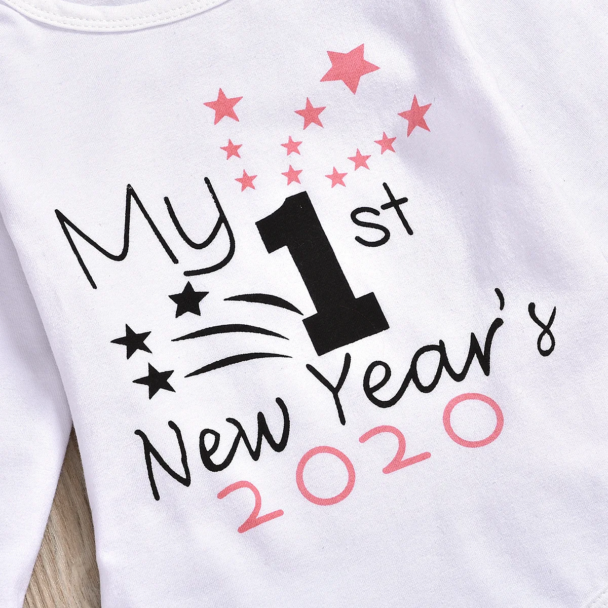 Боди с брюками с длинными рукавами и надписью «My First new year», головной убор с принтом, повязка на голову, комплект детской одежды из 4 предметов для детей 0-24 месяцев