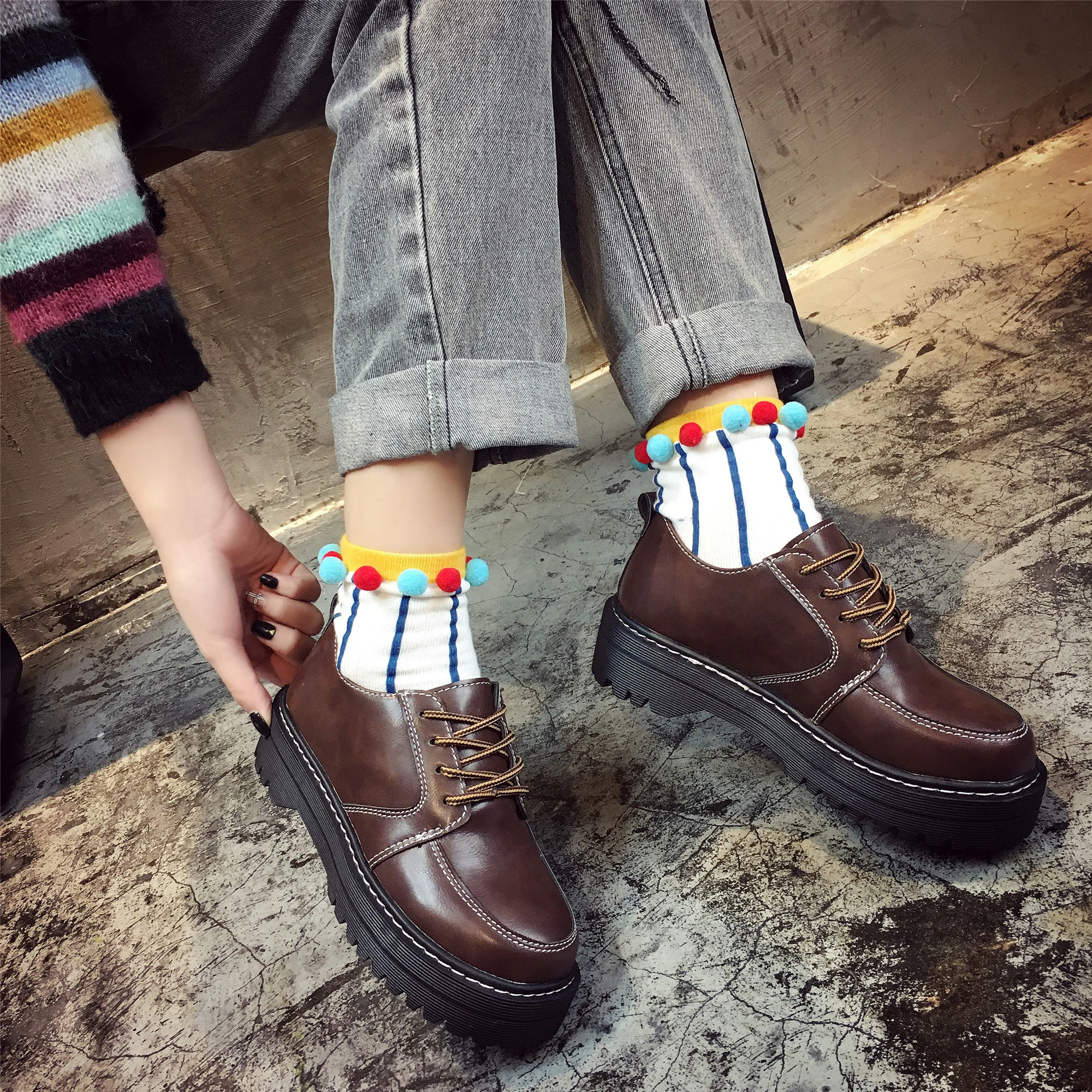 

Autumn Flat Shoes for Women Round Toe Casual Female Sneakers Flats 2019 Fashion Sewing Leather Moccasins Womens Oxfords Fall