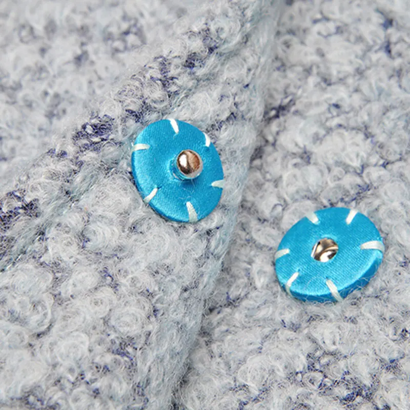 Блестящее синее махровое шерстяное платье стразы с шипами высоким воротником и