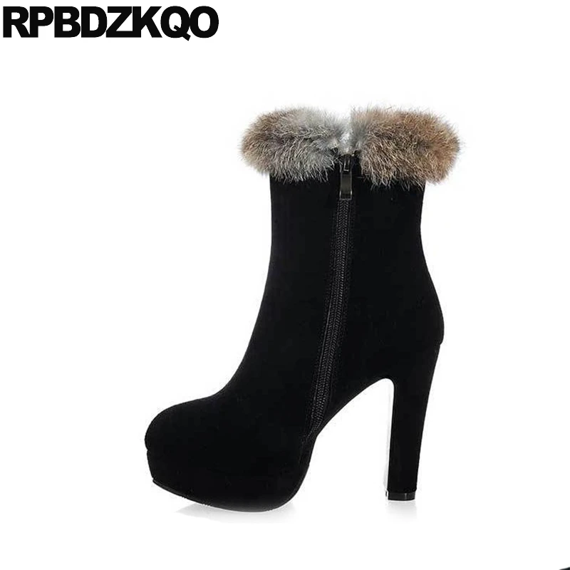 Женские ботинки с мехом черные ботильоны на высоком массивном каблуке роскошные