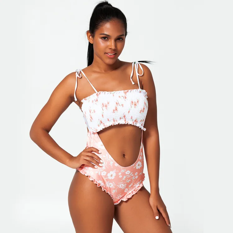 Женский слитный купальник на бретелях-спагетти |