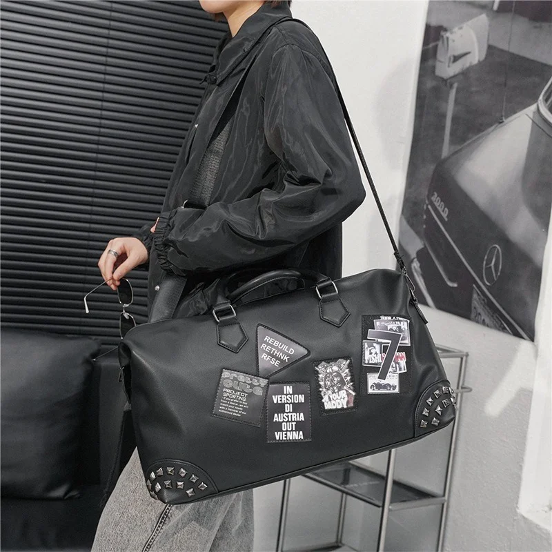 Fashion Large-capacity Travel Tote Men Gym Fitness Bag Letter Print Rivet Shoulder Bag Men Handbag Outdoor Crossbody Travel Bag