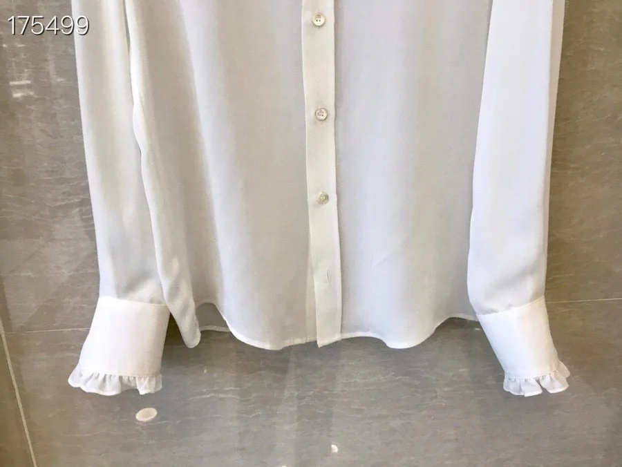 

2021 summer and autumn sweet age reducing fungus lace Lapel silk apricot loose drooping temperament women's shirt